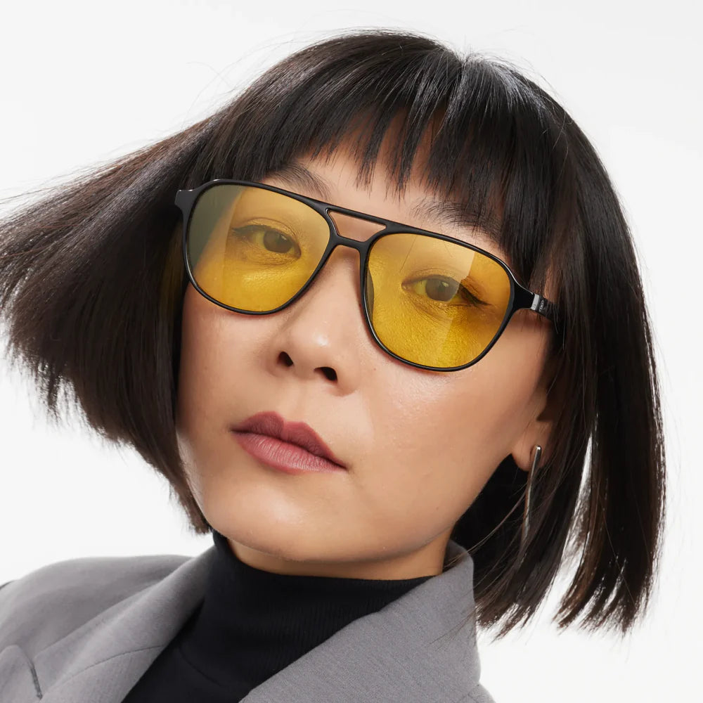 Brad Glossy Amber - Black Noir