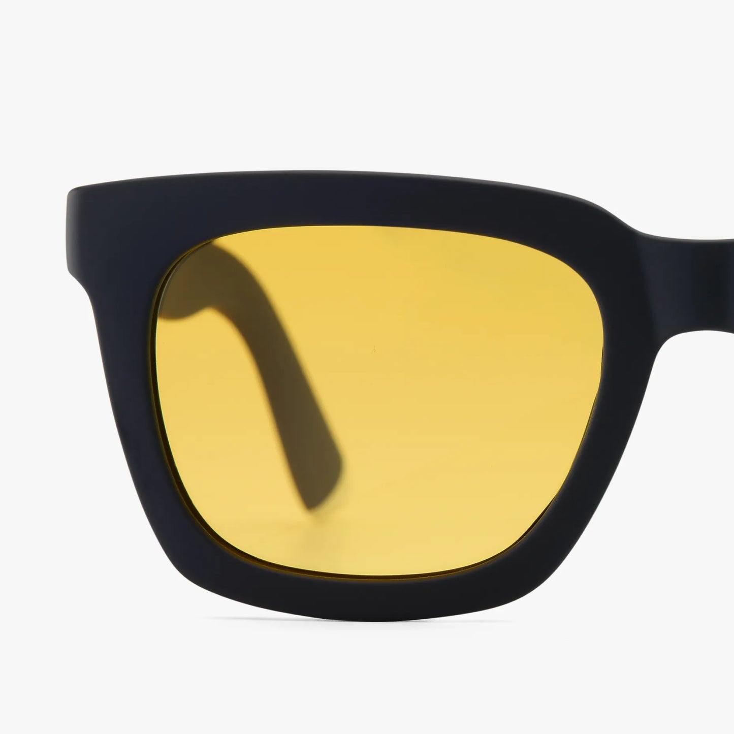 Max Matte Amber - Color: Black Noir