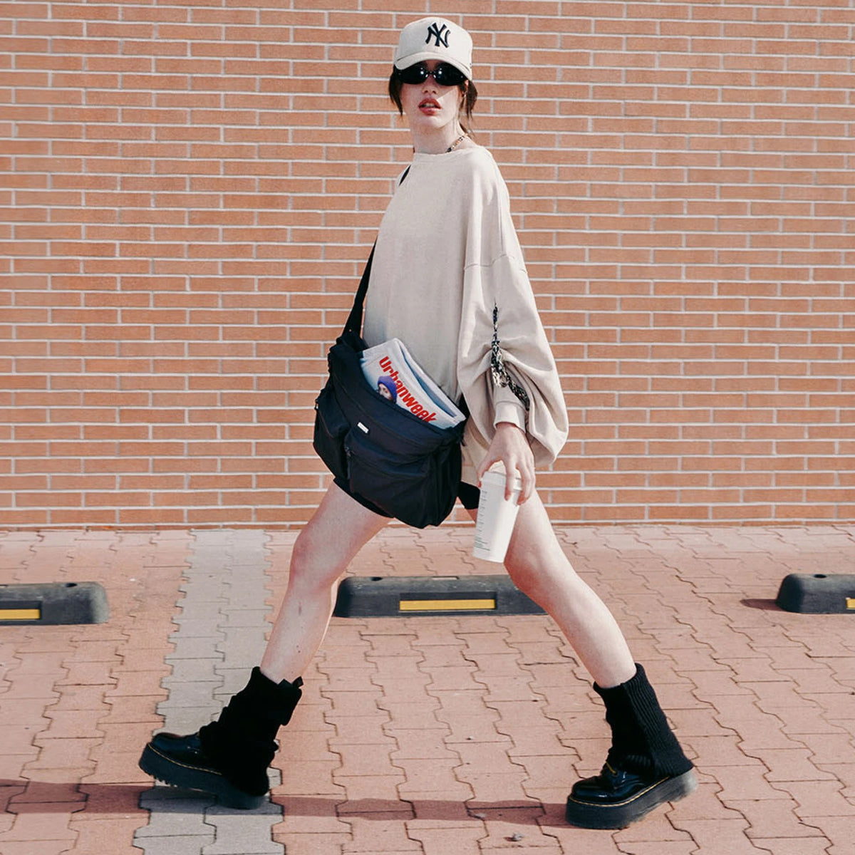 Urbanite Perth Shoulder Bag - Nero